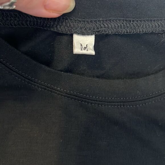 Yellowstone szM SS “Don’t make me go Beth Dutton on you” black T-shirt EUC - Picture 4 of 8